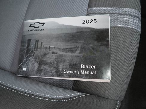 Used 2025 Chevrolet Blazer LT w/ Driver Confidence Package FWD image 37