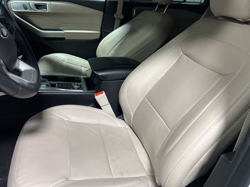 Used 2023 Ford Explorer Limited image 22