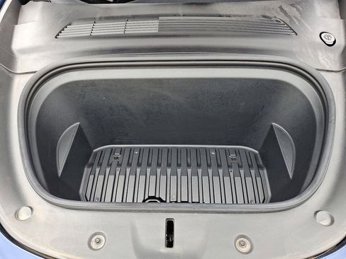 Used 2021 Tesla Model Y Long Range image 30