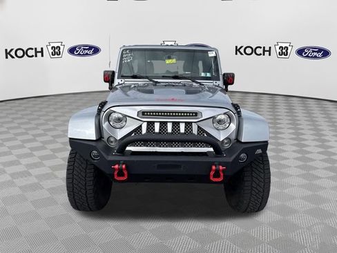 Used 2017 Jeep Wrangler Unlimited Sahara AWD/4WD image 2