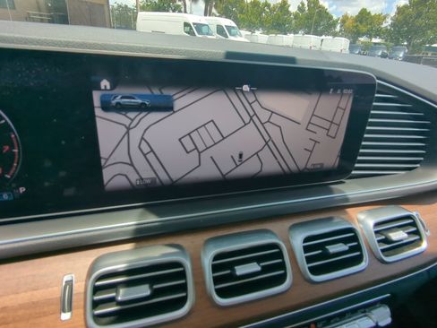 Used 2025 Mercedes-Benz GLE 350 4MATIC image 8