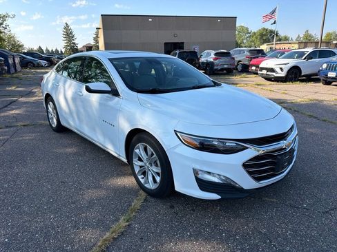 Used 2024 Chevrolet Malibu LT FWD image 3