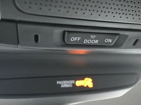 Used 2023 Honda HR-V Sport image 17