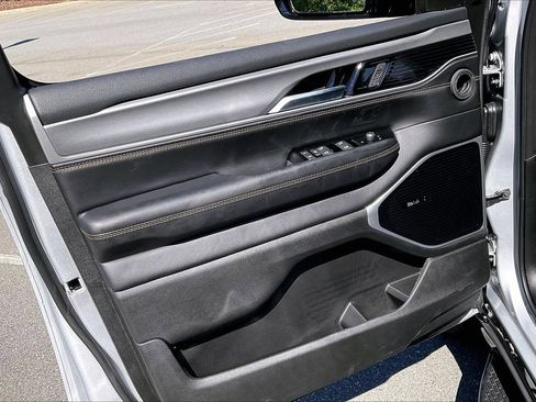 New 2026 Jeep Grand Wagoneer 4WD image 30