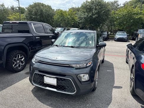 Used 2020 Kia Soul LX FWD image 1