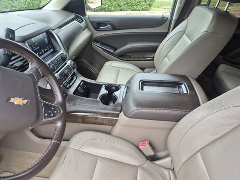 Used 2018 Chevrolet Suburban LT image 15
