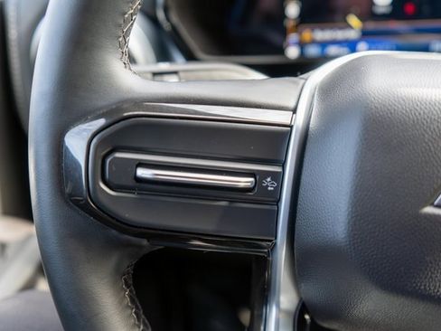 Used 2023 Chevrolet Colorado LT image 16