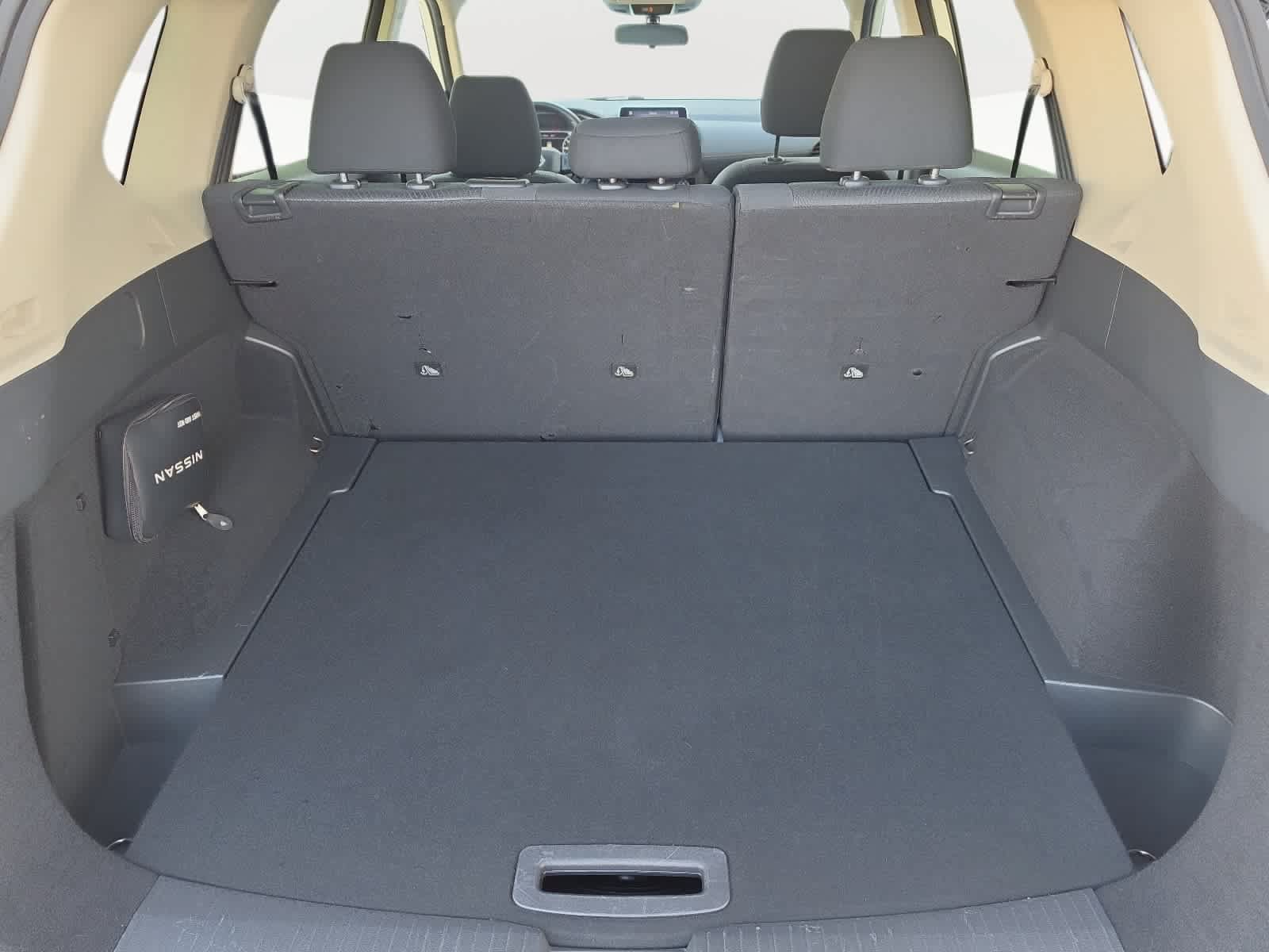 Used 2025 Nissan Rogue SV AWD/4WD image 13