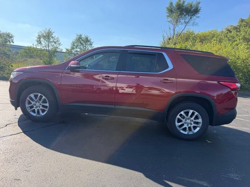 Used 2020 Chevrolet Traverse LT w/ Driver Confidence II Package AWD/4WD image 9