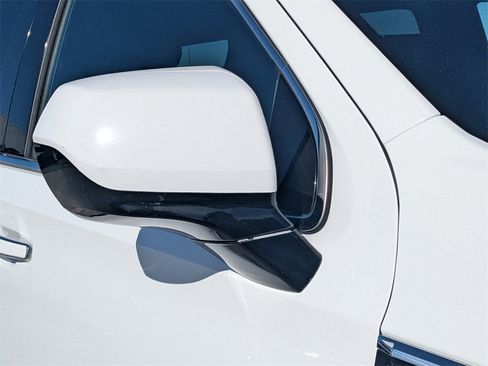 Used 2023 GMC Yukon SLT image 9