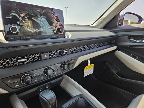 New 2025 Honda Accord SE image 13