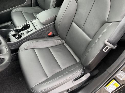 New 2025 Volvo XC40 B5 Core w/ Protection Package Premier image 24