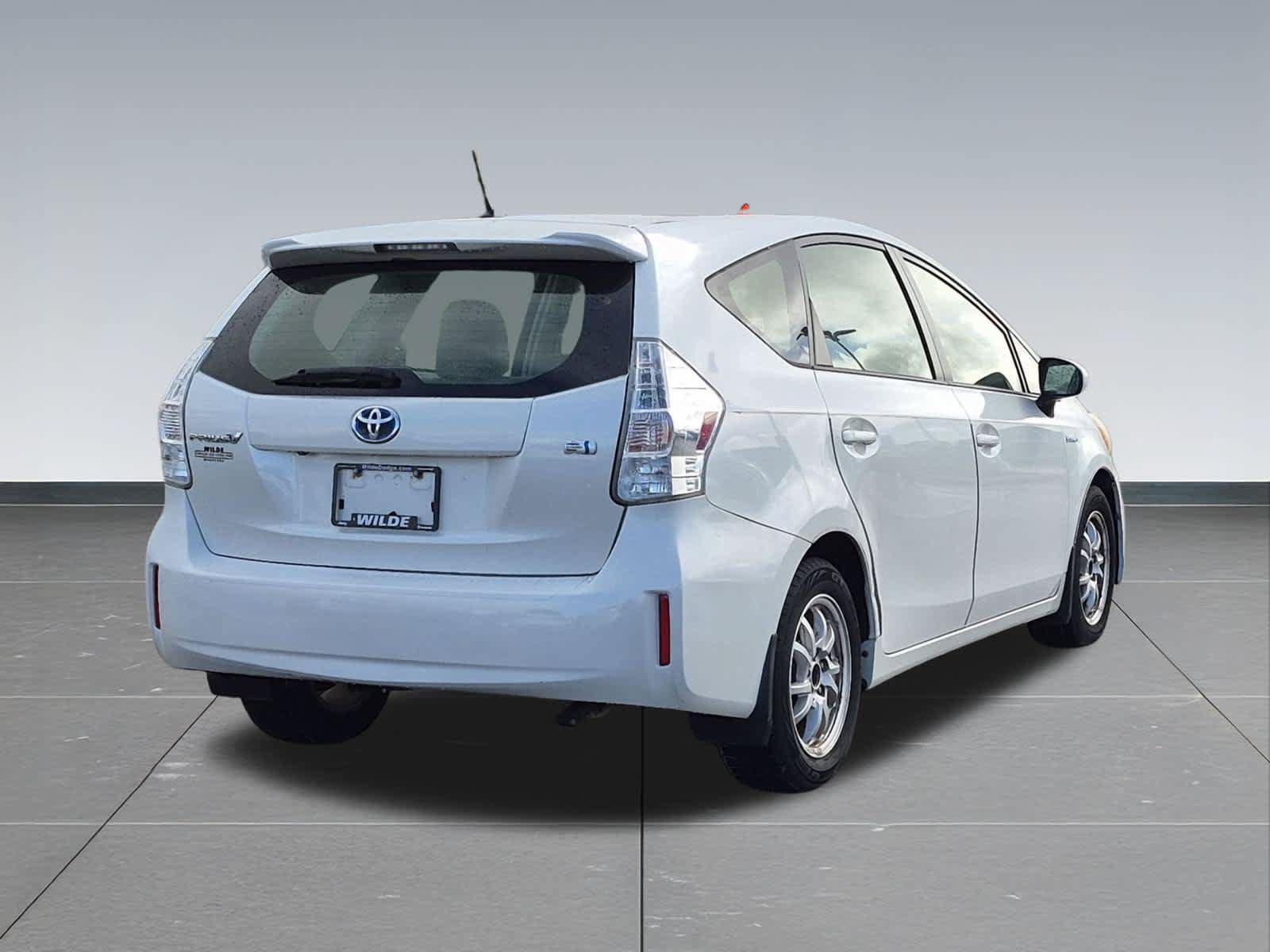 Used 2012 Toyota Prius V Two FWD image 6