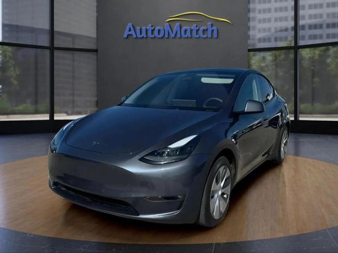 Used 2023 Tesla Model Y Long Range AWD/4WD image 3