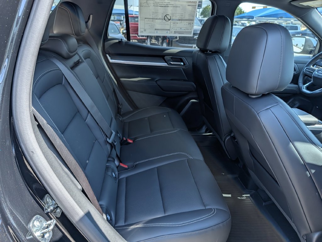 New 2027 GMC Terrain Elevation w/ Elevation Premium Package FWD image 30