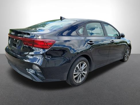 Used 2024 Kia Forte LXS w/ LXS Technology Package FWD image 5