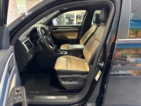 Used 2022 Volkswagen Atlas Cross Sport SE AWD/4WD image 23
