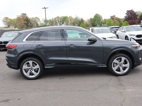 Used 2025 Audi Q5 Premium Plus w/ Premium Plus AWD/4WD image 4