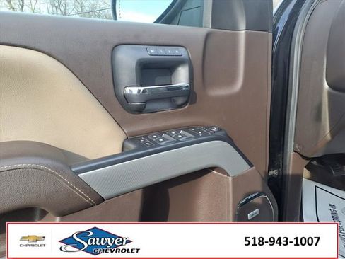 Used 2017 Chevrolet Silverado 1500 LTZ Z71 w/ LTZ Plus Package image 12