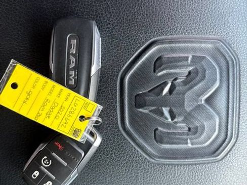 Used 2020 RAM 2500 Laramie AWD/4WD image 12