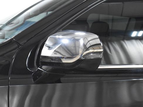 Used 2023 Chevrolet Suburban Premier AWD/4WD image 32