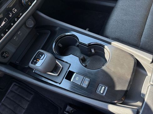 Used 2025 Nissan Rogue SV image 43