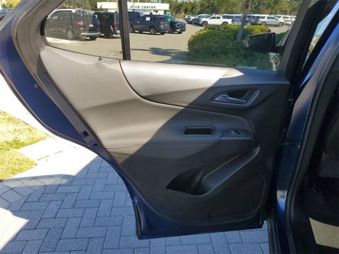 Certified 2022 Chevrolet Equinox RS w/ Infotainment Package image 13