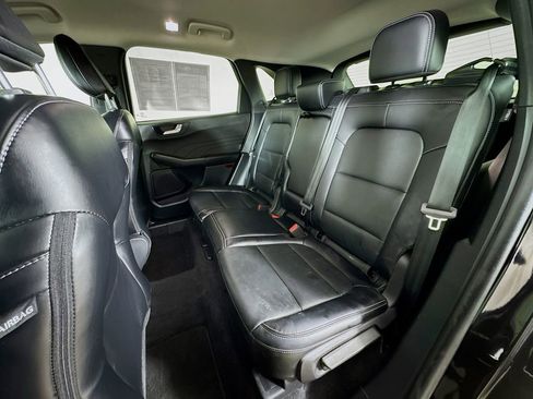 Used 2025 Ford Escape Platinum image 23