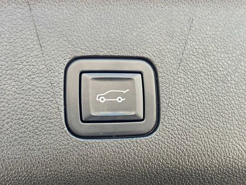 Used 2022 Chevrolet Tahoe High Country AWD/4WD image 15