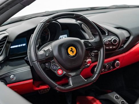 Used 2019 Ferrari 488 GTB Base image 13