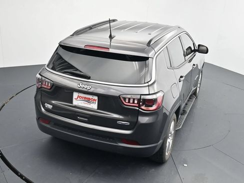 Used 2022 Jeep Compass Latitude FWD image 29