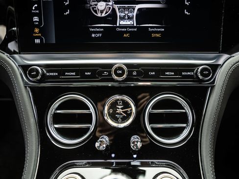 Used 2022 Bentley Continental GT AWD/4WD image 25