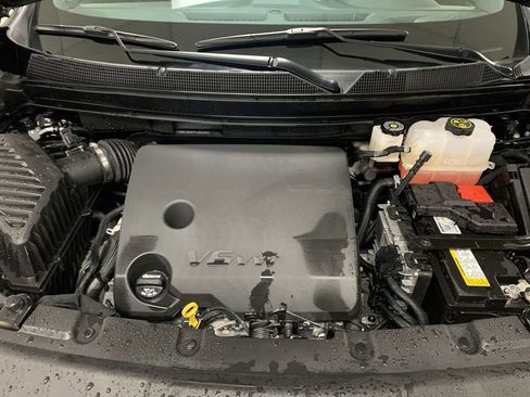 Used 2023 Chevrolet Traverse LT w/ LPO, Floor Liner Package AWD/4WD image 16