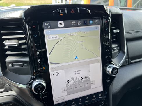 Used 2024 RAM 2500 Laramie w/ Night Edition image 27