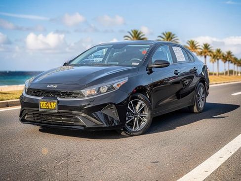 Used 2022 Kia Forte LXS FWD image 2