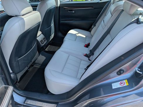 Used 2018 Lexus ES 350 w/ Luxury Package w/Wood Trim FWD image 13