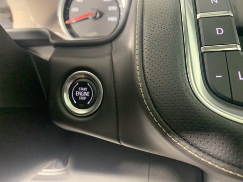 Used 2021 Chevrolet Suburban Premier w/ Premium Package image 18