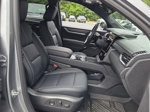 Used 2026 GMC Acadia Elevation w/ Black Edition AWD/4WD image 17