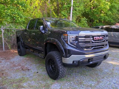 Used 2025 GMC Sierra 1500 SLT AWD/4WD image 4