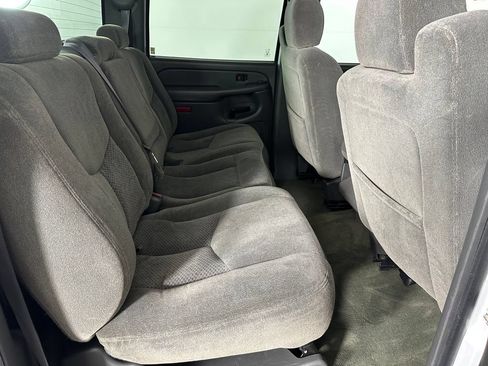 Used 2004 Chevrolet Silverado 2500 LS w/ Heavy-Duty Power Package RWD image 23