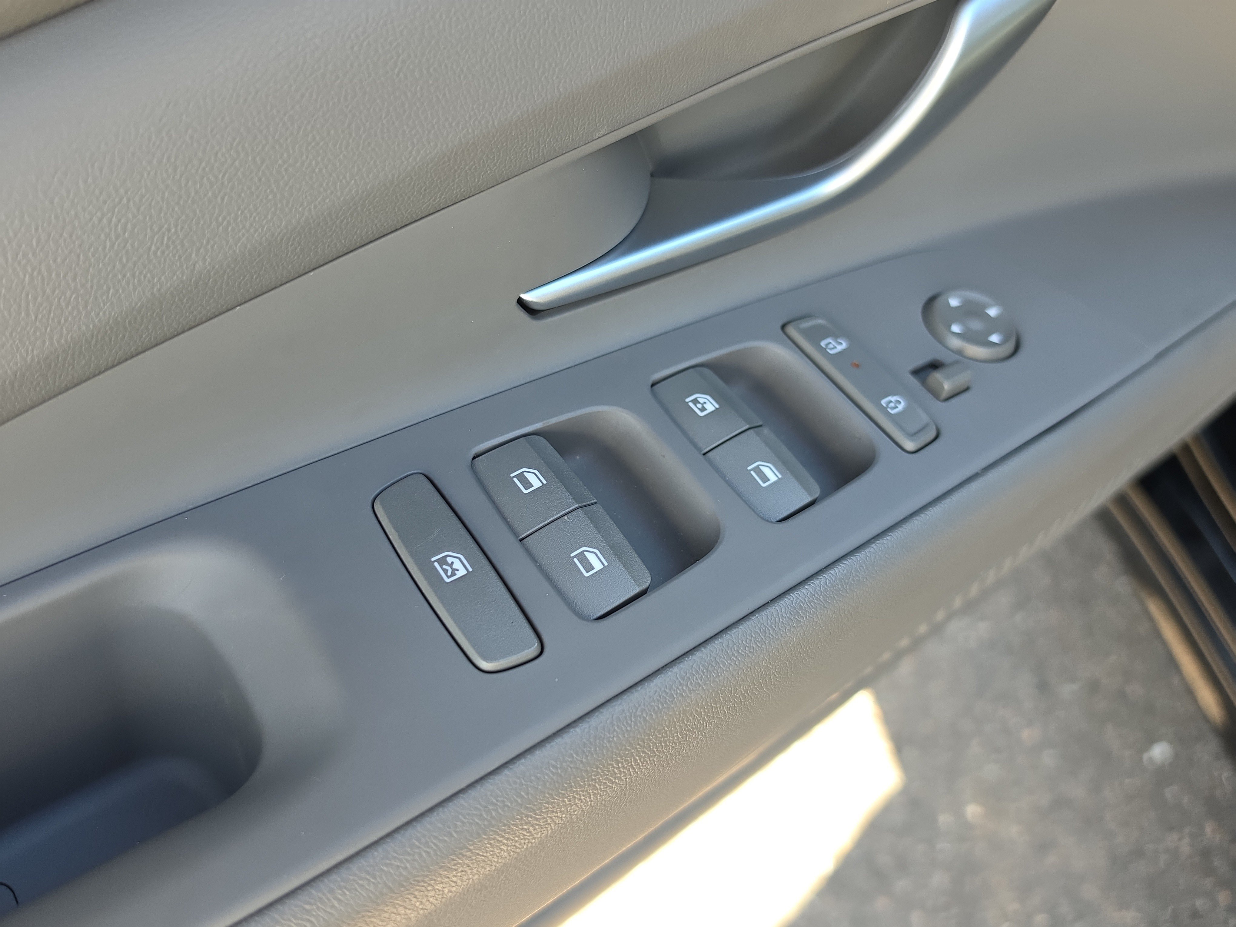 Used 2024 Hyundai Elantra SEL FWD image 18