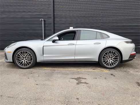 New 2026 Porsche Panamera 4 image 2