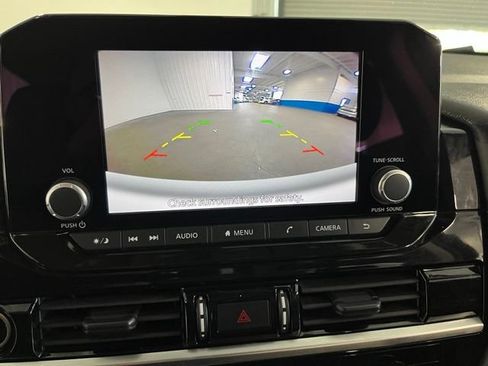Used 2024 Nissan Pathfinder SV FWD image 28