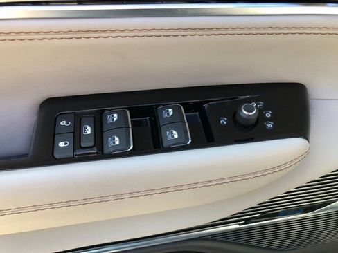 Used 2023 Jeep Grand Wagoneer Series II image 19