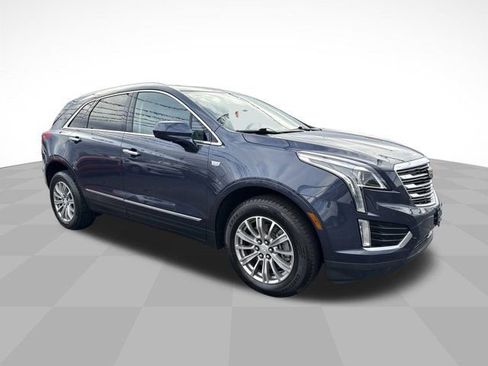 Used 2018 Cadillac XT5 Luxury w/ Driver Awareness Package image 3
