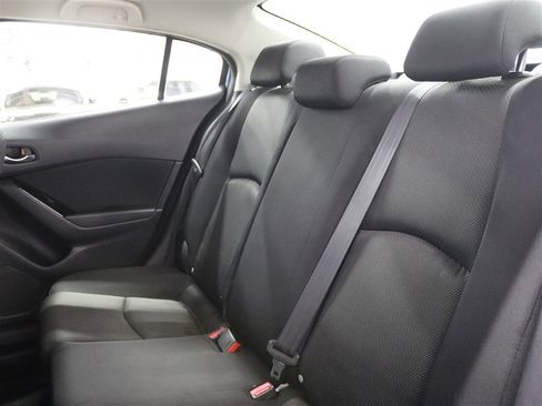 Used 2018 MAZDA MAZDA3 Sport image 10