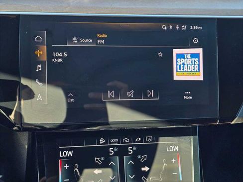 Used 2024 Audi Q8 e-tron Premium Plus image 32