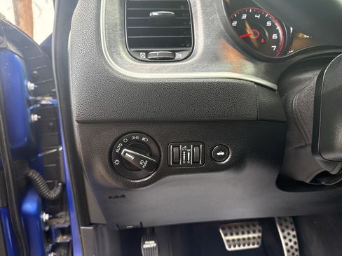 Used 2018 Dodge Charger R/T image 13