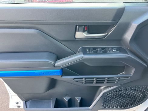 Used 2025 Toyota Tacoma TRD Off-Road image 20