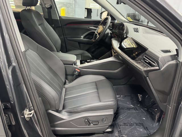 Used 2025 Audi Q5 Premium w/ Convenience Package AWD/4WD image 31